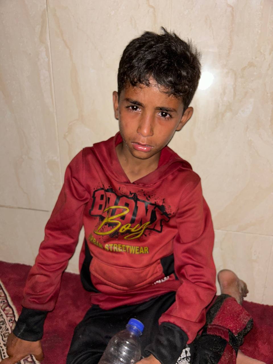 📍📍 As he arrived .. - This child is in the Hanin Mosque in exchange for the rest of the pyramids in