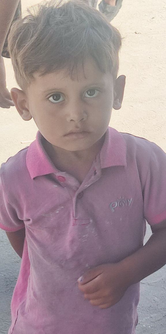 As arrived .. - This child has been with me in the port of Gaza City for two days - for those who ge