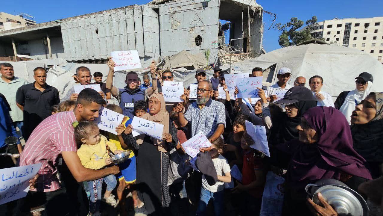 During a stand organized by journalists in the Gaza Strip, in rejecting the policy of starvation and