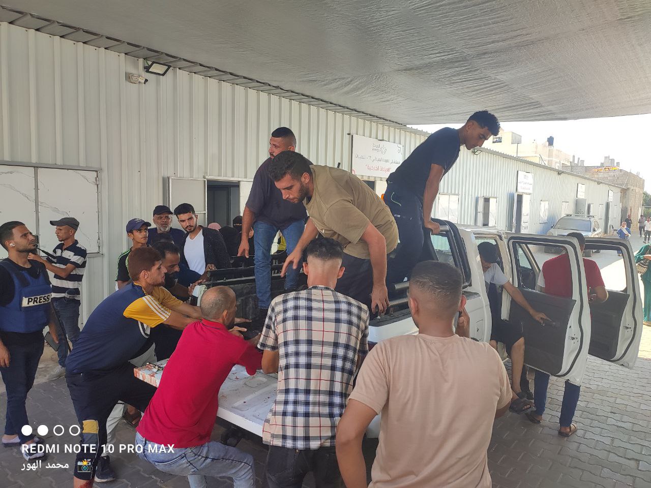 Follow -up - the arrival of two martyrs to Al -Awda Hospital in Nasayrat