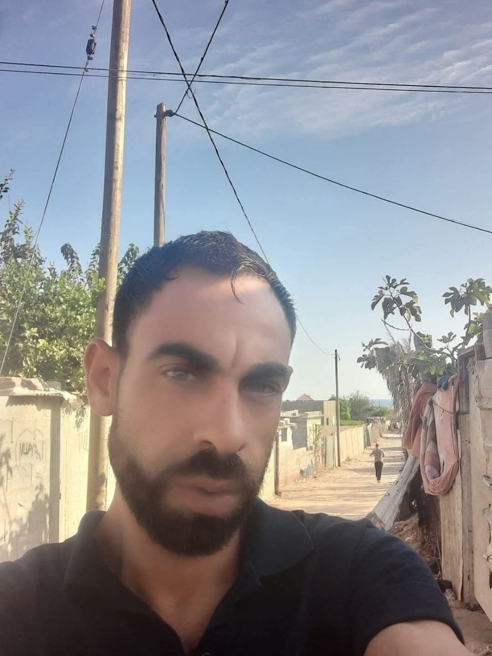 Image: The young / Khalil Imad Al -Majida, who sacrificed in order to obtain a flour bag, but he obt
