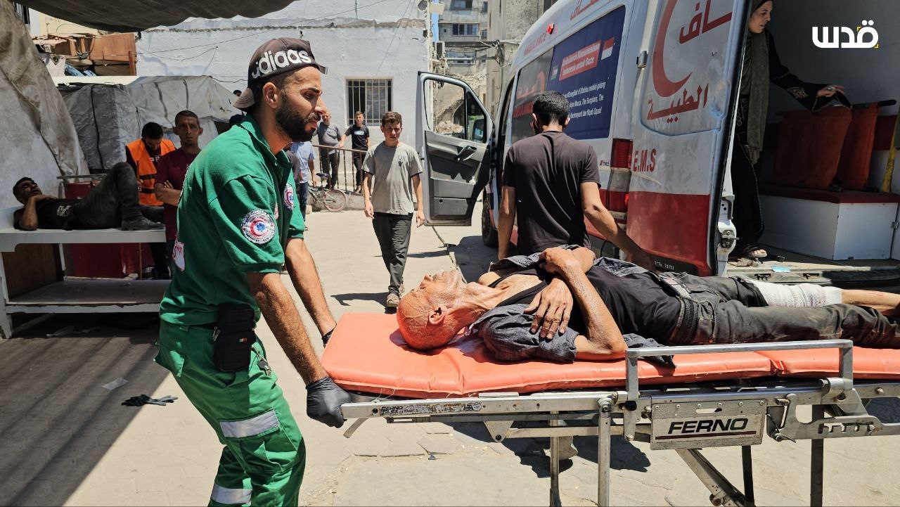 A martyr and injured arrived at Al-Baptist Hospital in Gaza City as a result of the occupation targe